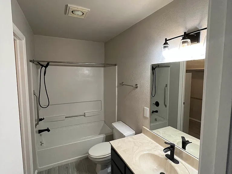 The Lodge Apartments — Photo 25