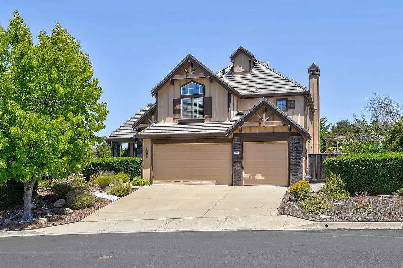 28070 Fox Hollow Dr photo 1