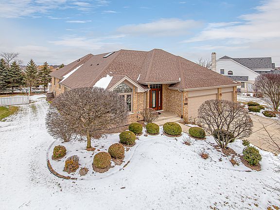 3rd image of 14201 Creekside Dr