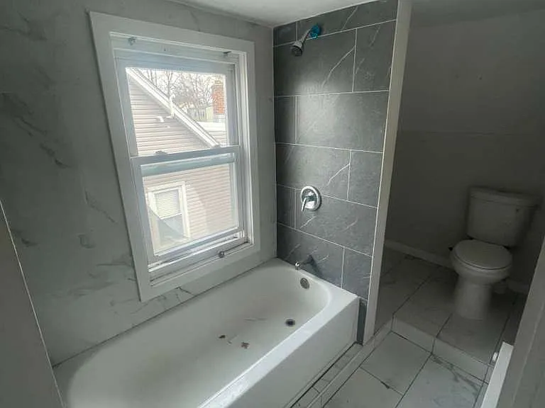 270 Schley St #3F — Photo 2