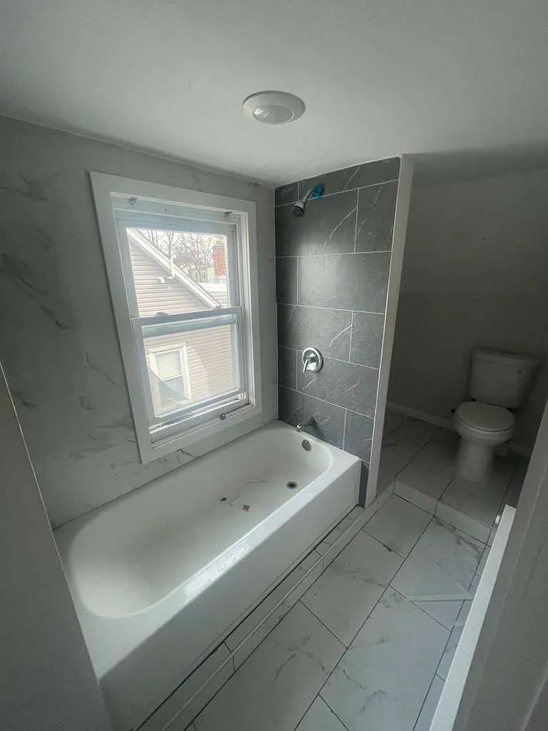 Building Photo - 270 Schley St #3F