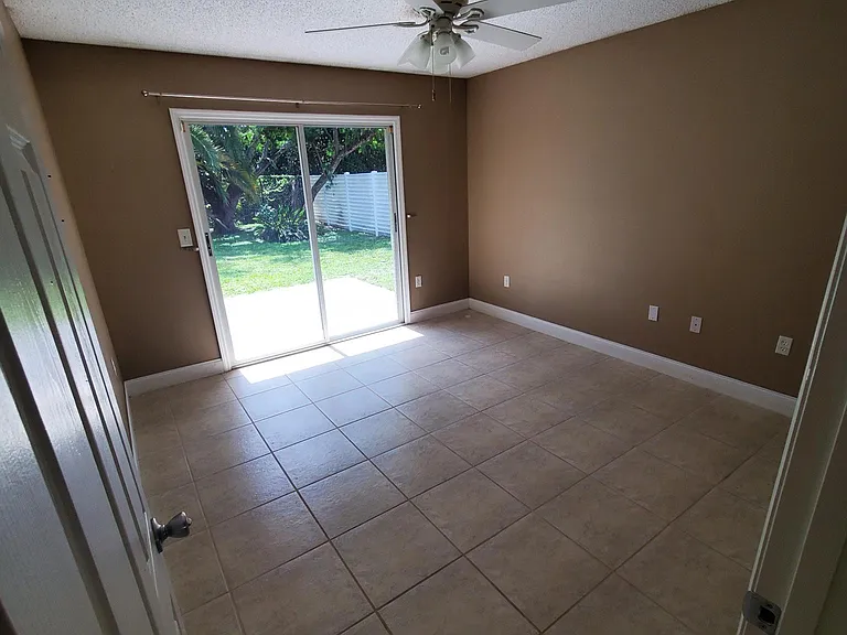 3236 Crystal Lakes Ct — Photo 10