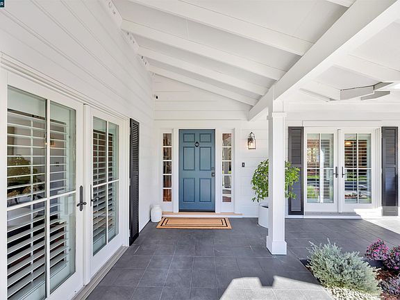 4th image of 942 Raintree Pl