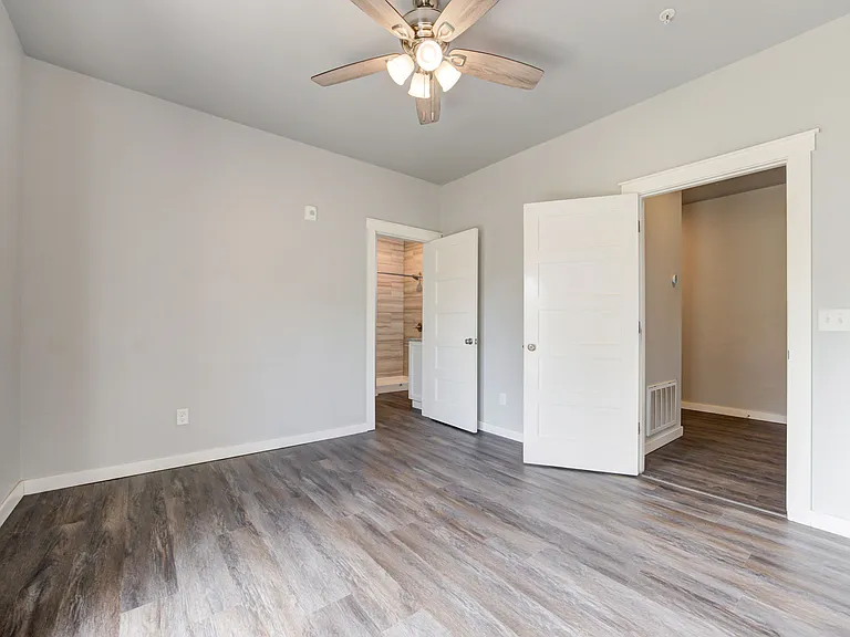 207 W Apache St — Photo 22