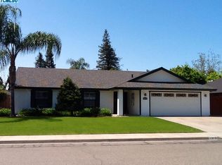 1319 S Cedar Ct, Visalia, CA 93292