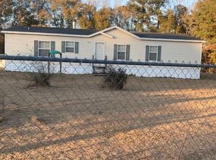 75 River Bend Dr, Willacoochee, GA 31650