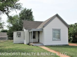 523 N 8th St, Weatherford, OK 73096