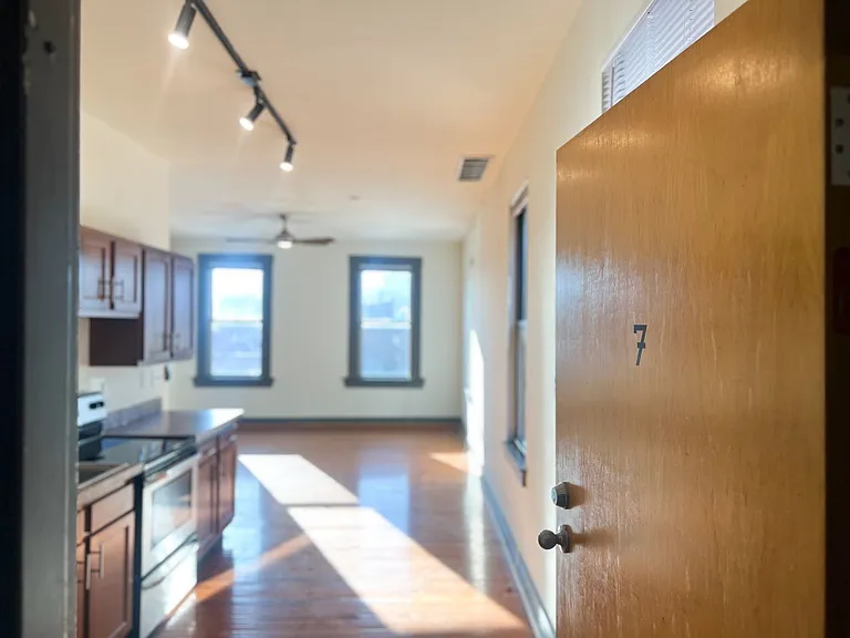 24-28 E 15th — Photo 9