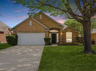 821 Pinnacle Cir, Lewisville, TX 75077