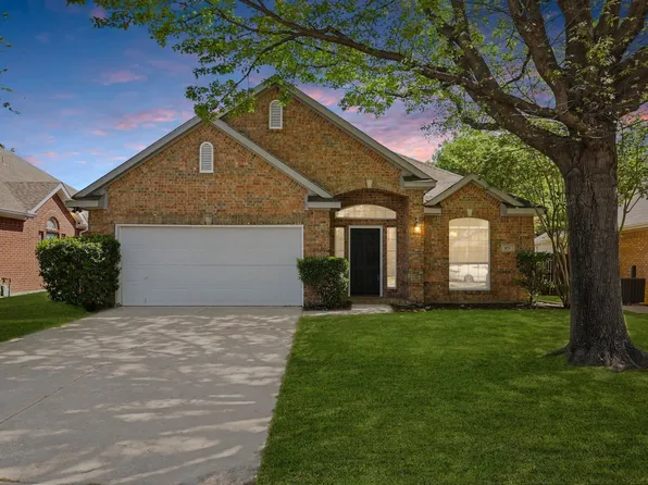 821 Pinnacle Cir, Lewisville, TX 75077