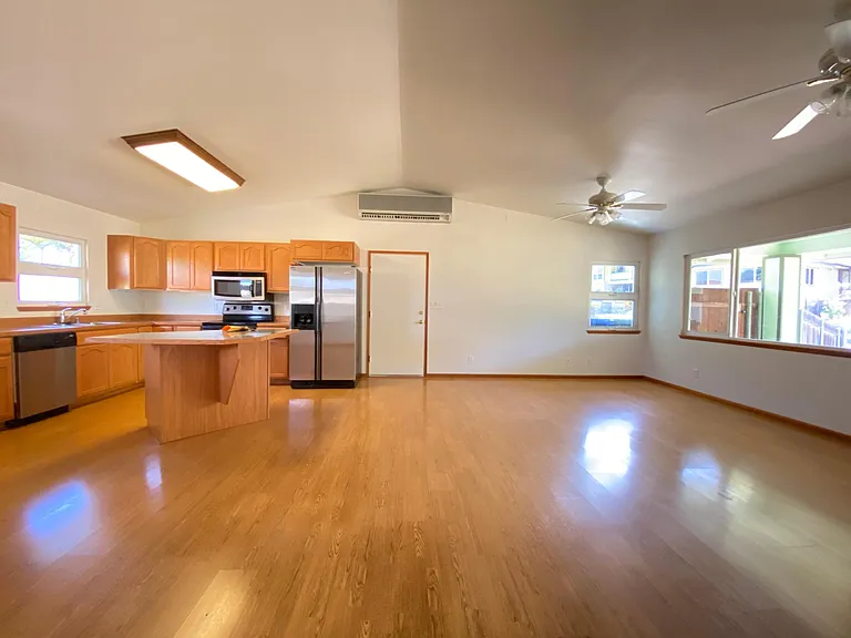 1136 Makaala St — Photo 50