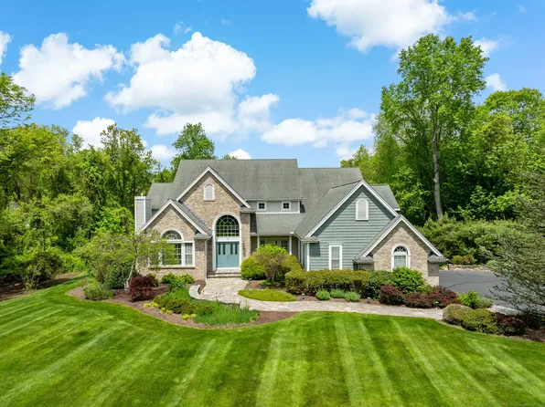 18 Hazel Court, Shelton, CT 06484