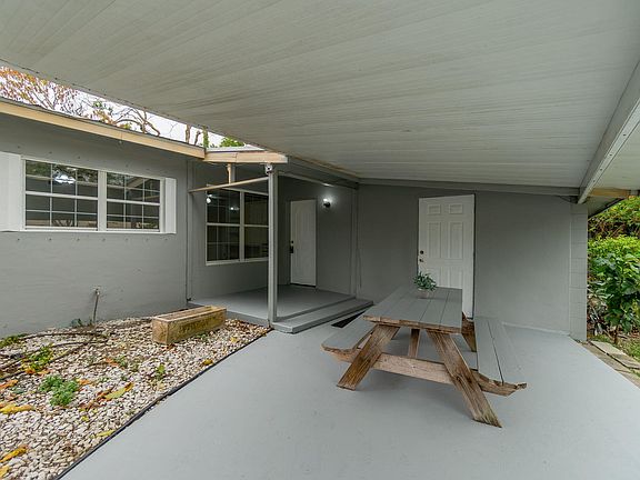 3rd image of 904 SE 16th Street