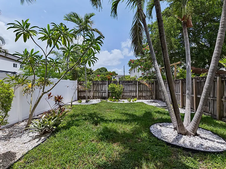 1135 NE 3rd Ave — Photo 42