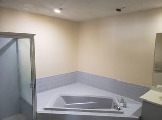 296 Pegasus Rd, Piscataway, NJ 08854