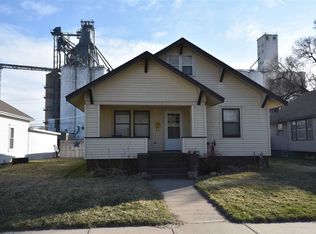 213 9th St, Gothenburg, NE 69138