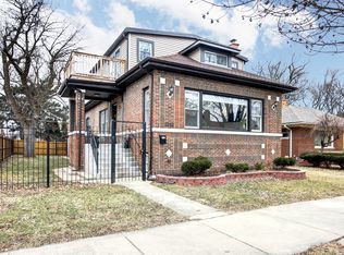 9040 S Oakley Ave, Chicago, IL