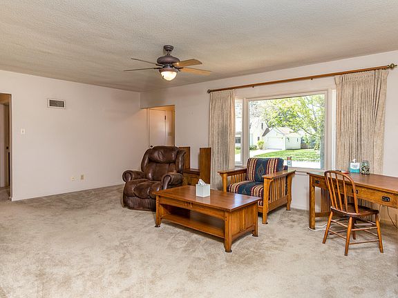 5th image of 1504 Roosevelt Ave