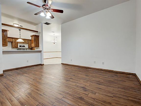 5th image of 12515 SW 3rd St