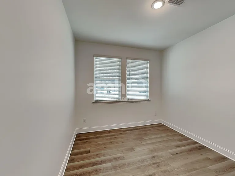 505 Plano Pass — Photo 14