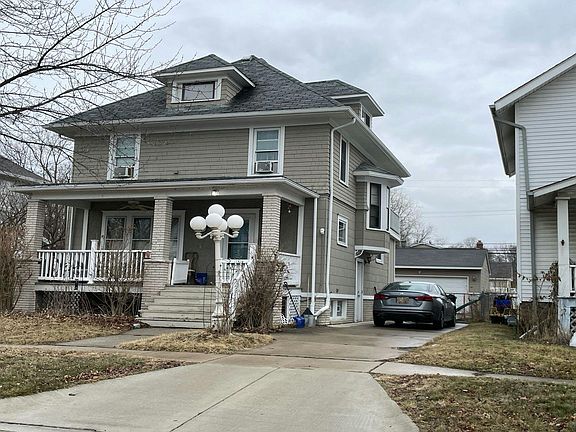 2nd image of 459 Riverview Ave