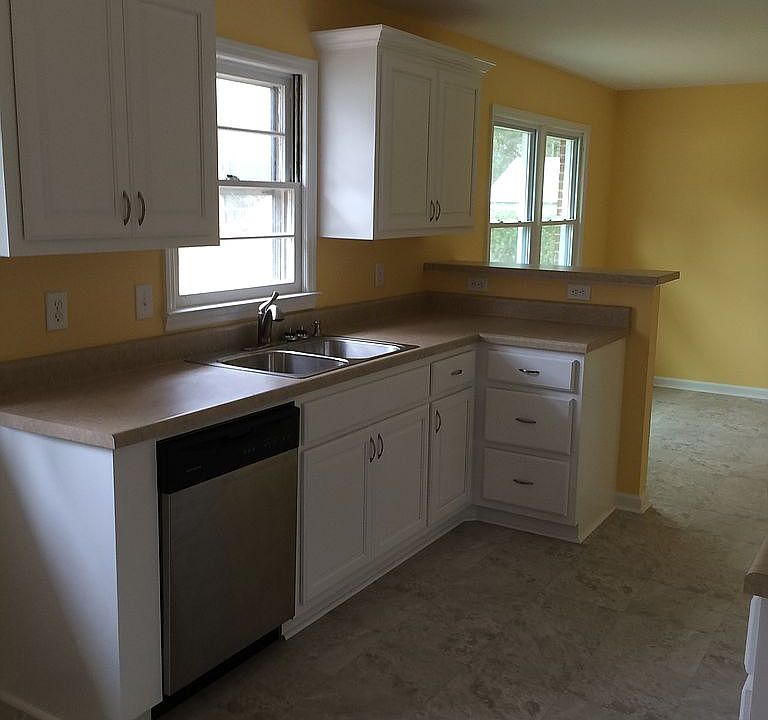 1st image of 1411 Brook Hollow Cir NW