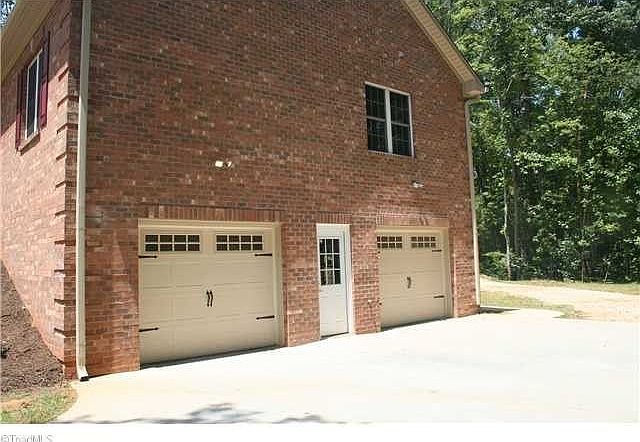 1st image of 406 Little Brook Dr