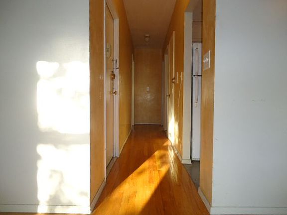 4th image of 401 Cumberland St #3