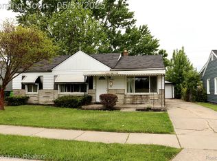 27261 Academy St, Roseville, MI
