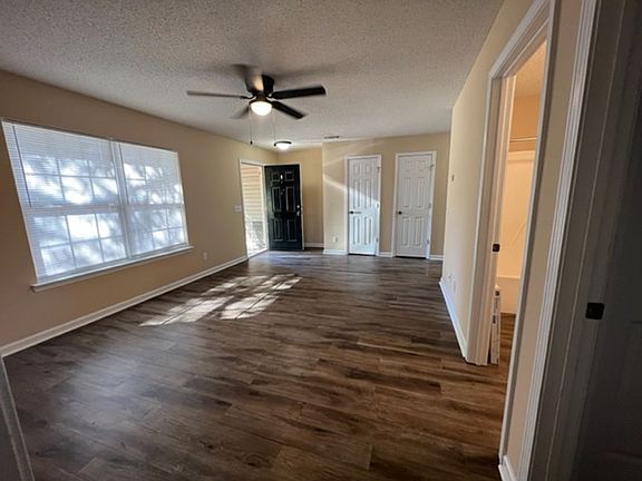 5th image of 905B Trevor Ln