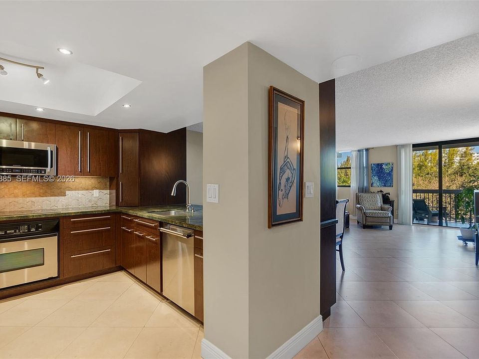 1st image of 2900 NE 14th Street Cswy APT 402