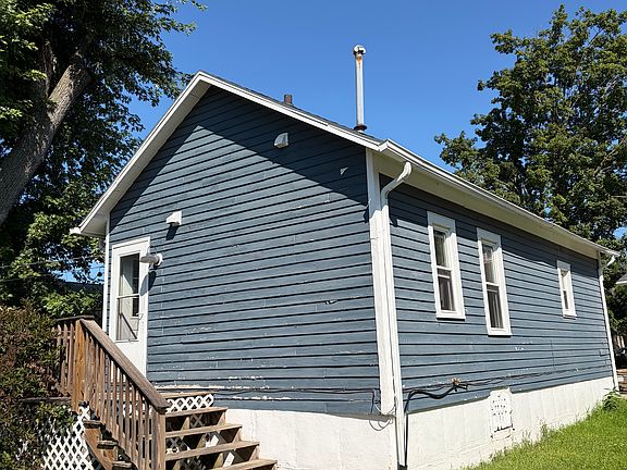2nd image of 229 Kenosha St