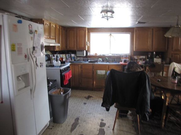 3rd image of 8761 Burlington Tpke