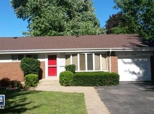 303 N Wilke Rd, Arlington Heights, IL 60005