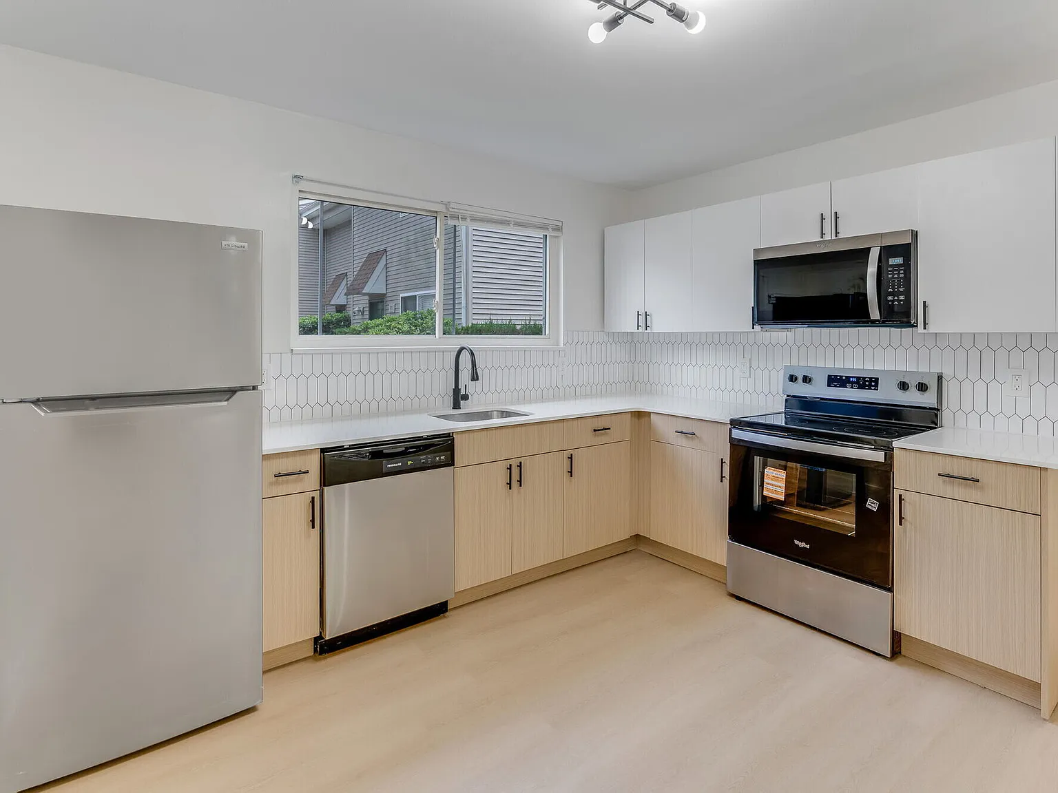 Indian Oaks Townhomes — Photo 3