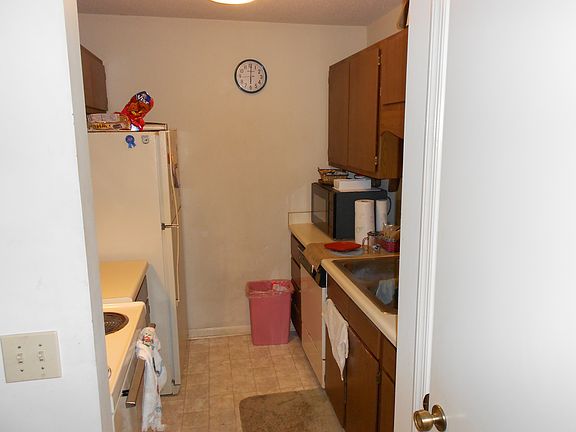 2nd image of 500 Mystic Dr APT C