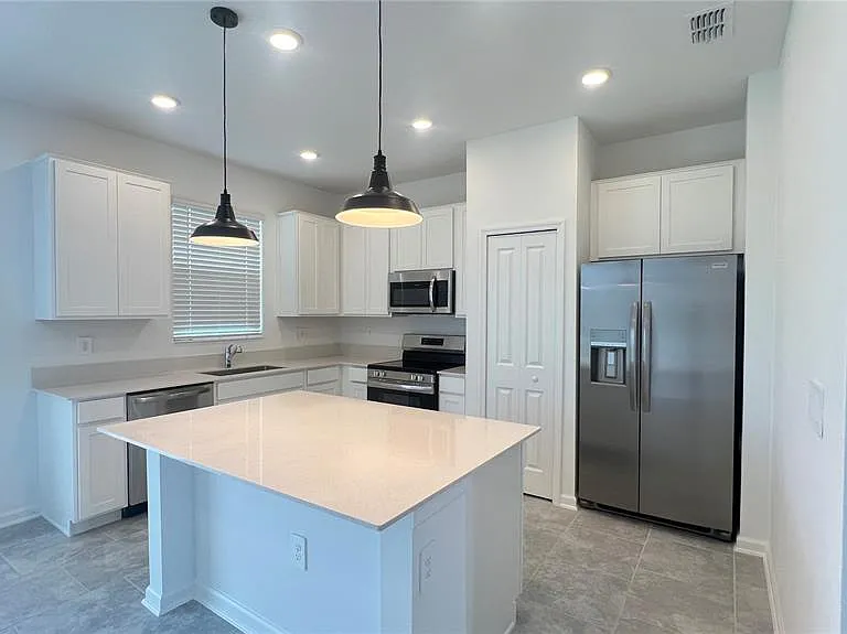 2821 Pierr St — Photo 10