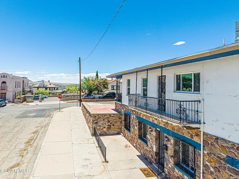 1300 Randolph Dr — Photo 60