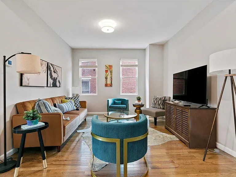 Newly renovated, luxurious furniture