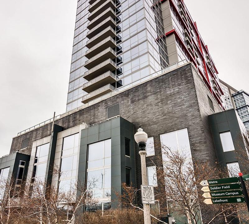 1st image of 1841 S Calumet Ave #6
