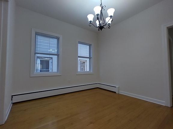 3rd image of 3730 N Troy St #2JH