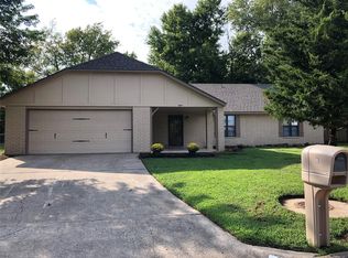 8 Gawf Pl, Muskogee, OK 74403