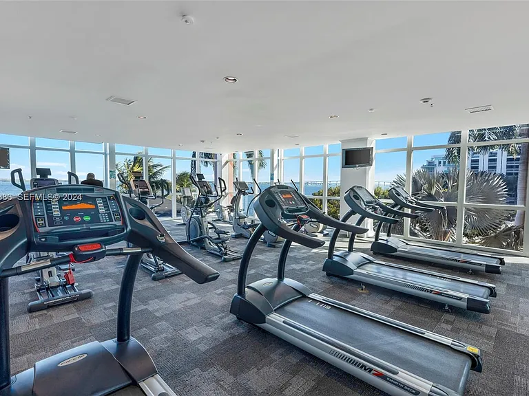 1155 Brickell Bay Dr #2207 — Photo 32