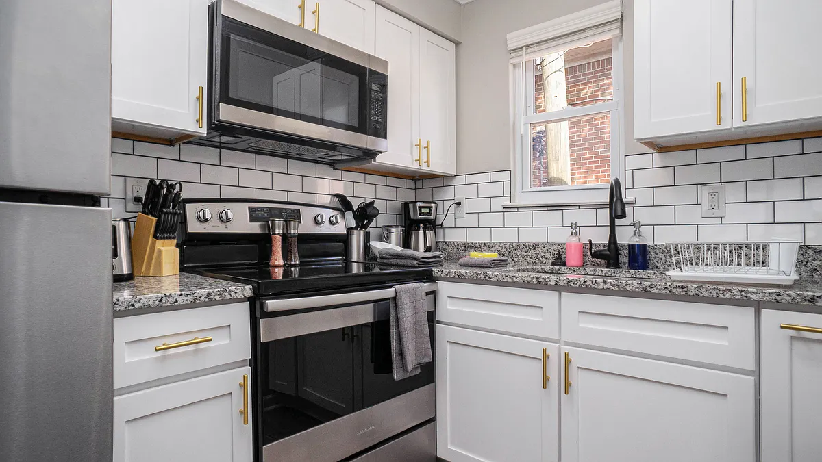 Floor plan 9568 16th Bay 2BD 1BA Unfurnished