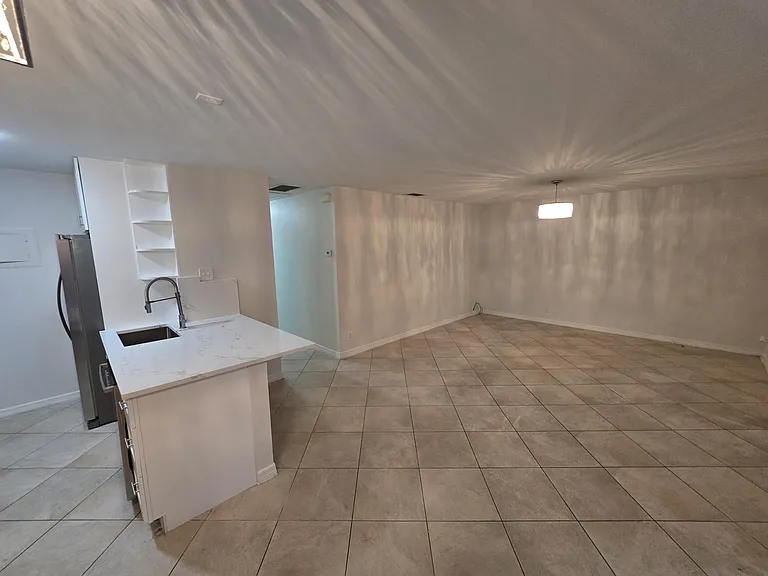 4503 NW 6th Ave — Photo 5