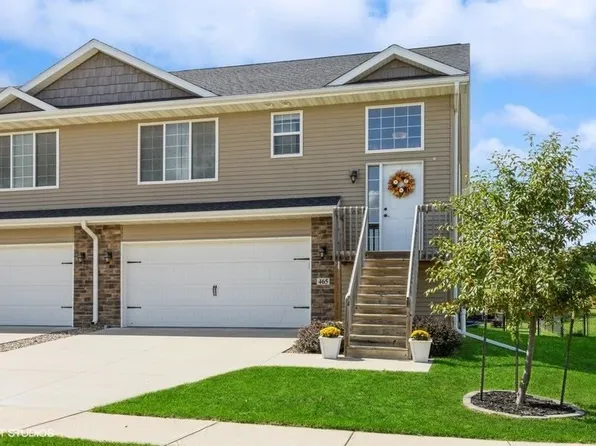465 Bainberry St, Tiffin, IA 52340