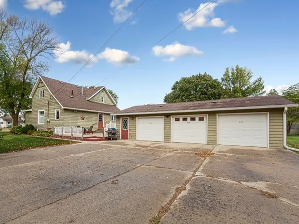 1808 Broadway St, Emmetsburg, IA 50536