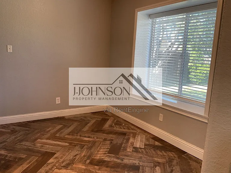 15136 Cambridge Dr — Photo 7