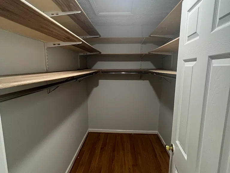 3504 Thornehill Dr — Photo 22