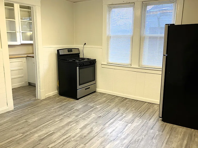 58 Como Ave #2 — Photo 4